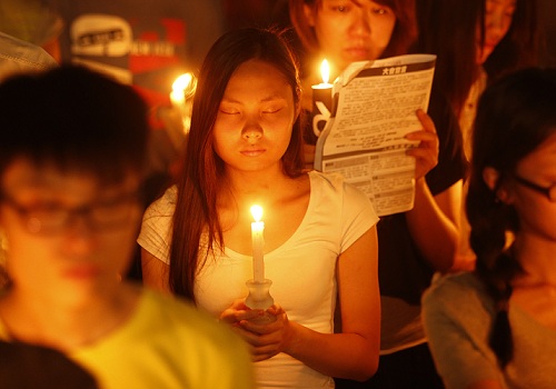 Onbinlerce kişi Tiananmen'i andı
